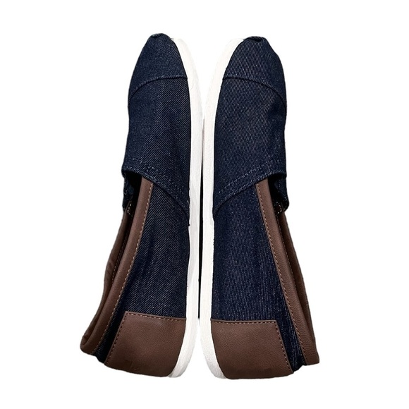 TOMS Blue Denim Classics Slip On Shoes Size 10.5 Men's - Picture 6 of 10